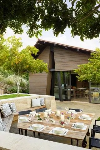 Дизайн интерьера разработан Philpotts Interiors, а архитектура - Walker Warner Architects