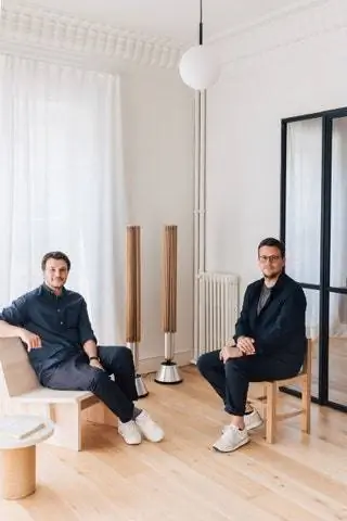 Луис Хиль и Лоренцо Хиль, архитекторы Plantea Estudio, вместе с новыми встроенными стереодинамиками Beolab28 от…
