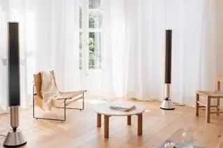 Каждое изделие изготавливается на легендарной фабрике BangOlufsen Factory 5. Кроме того, древесина его крышек контролируется вручную…