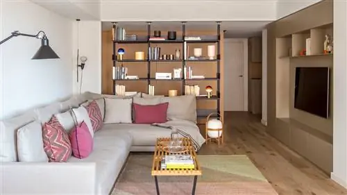 Снаружи работает CODERCH, внутри квартира превращается в LUZ