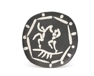 Тарелка Deux danseurs из белой глины с черной накладкой и белой эмалью, 1956 год. Лимитированная серия из 450 экземпляров. Цена…