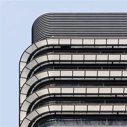 Мадридская башня BBVA, построенная между 1979 и 1981 годами Мадридская башня BBVA, построенная между 1979 и 1981 годами