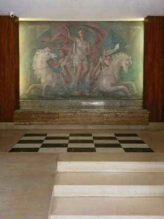 Аллегорическая фреска, посвященная музам живописи, архитектуры и скульптуры на скамейке ожидания. Этаж…