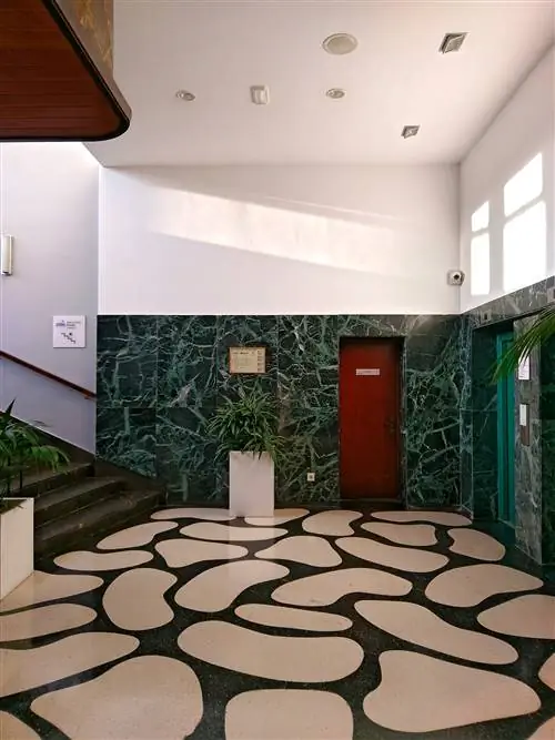 Вестибюль отеля 1950-х годов