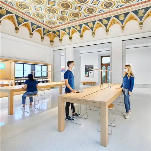 Foster Partners подписывает новый магазин Apple в историческом дворце в Риме