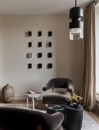 Обладая стилем сдержанной элегантности, подвижным, увлекательным, дизайнер интерьеров всегда тратит много времени на поиски новых…