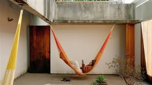 Онлайн-опыт для любителей КНИГ на AIRBNB