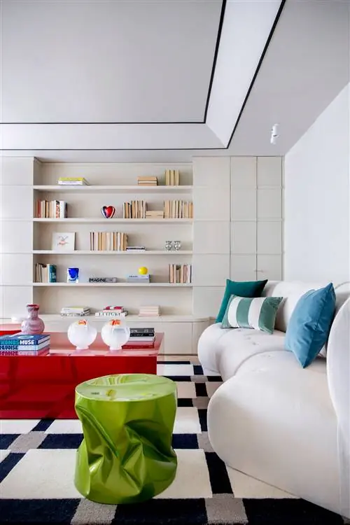 Этот дом, построенный по проекту архитектора Дэвида Чипперфилда в Мюнхене, был довольно сложной задачей. Как будто жизнь редко продолжается…