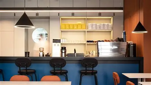 Минималистичный дизайн Cafe Blau в Москве