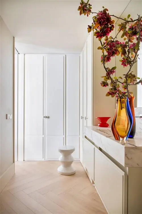 Первое впечатление, которое произвел владелец этого пентхауса Чамбери в Мадриде, было более или менее таким же, как и у всех остальных…