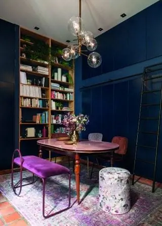 Все это собрано на ковре RugVista и освещено лампой Gallotti Radice