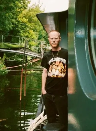 Руины ЗАМКА Лоуренса на фотографиях ROMAIN VEILLON