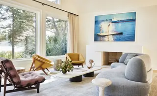 гостиная с диваном и креслами произведение искусства