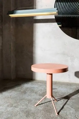 Журнальный столик из настоящего металла от Kresta Design в ресторане Casaplata