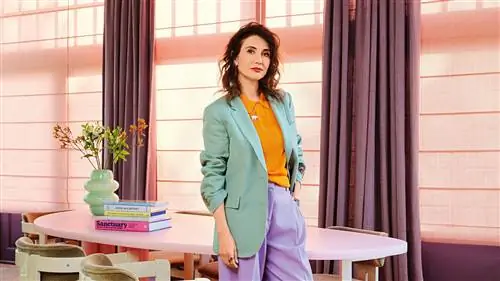 Мы вошли в разноцветный дом Кэрис ван Хаутен, «плохой» из «Игры престолов»