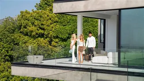 Selling the OC': это все, что мы знаем о первом спин-оффе 'Selling Sunset