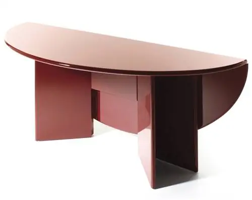 Стол Antella для Studio Simon из 70-х годов, который Cassina переиздает сегодня