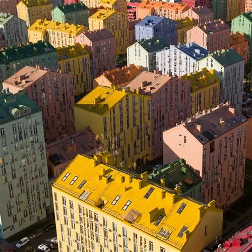 Красочный Lego-вдохновленный микрорайон, который находится в опасности в Киеве