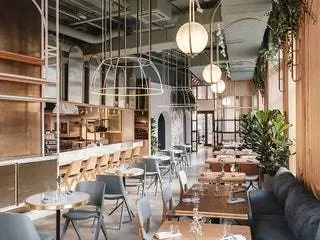 Еще один отмеченный наградами проект Athetique в категории Fast Casual