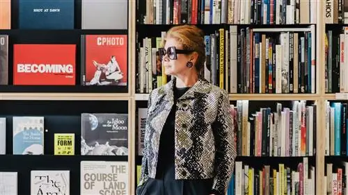 ЕЛЕНА ОЧОА отмечает 25-летие Ivorypress, своего издателя книг о художниках
