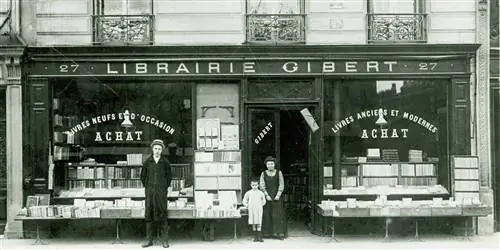 Мифический книжный магазин GILBERT JEUNE закрывается в Париже