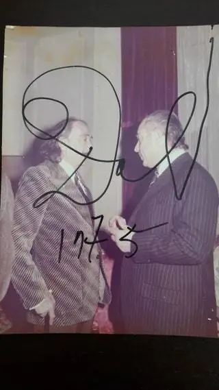 Эклектичный дизайн интерьера Алекса Марча можно объяснить его детством, когда он рос среди работ Сорольи Фортуни или скульптур…