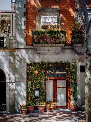 Французская группа Big Mamma открывает свой первый ресторан в Испании. Эта траттория называется «Бель Мондо» и находится в Мадриде