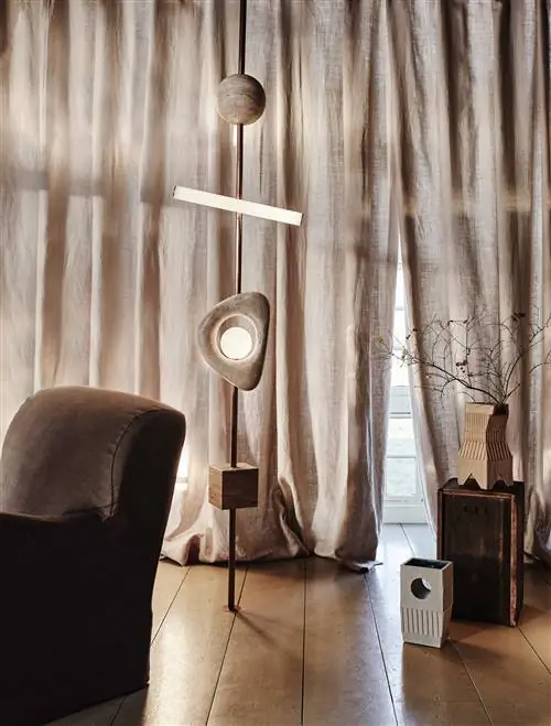 Дизайнер Анна Карлин представляет новые изделия из травертина