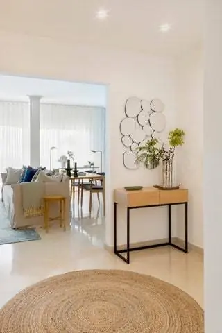 Море и горы охраняют этот дуплекс, расположенный в одном из самых символичных зданий Кашкайша. Чистая команда…