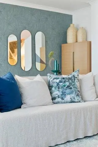 Атлантическое море является источником вдохновения в пространстве, где древесина дуба контрастирует с зелеными тонами и…