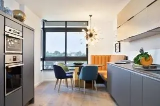 Кухня - самое изысканное помещение в доме. Там преобладают самые темные и теплые тона: аспидно-серый и…