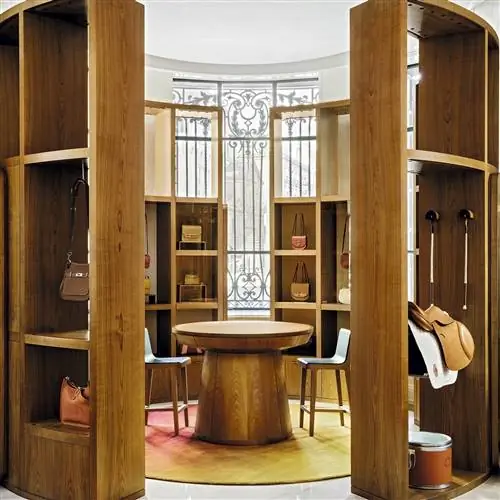 Магазин Hermès с акцентом CASTIZO