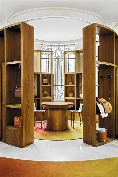 Магазин Hermès с акцентом CASTIZO