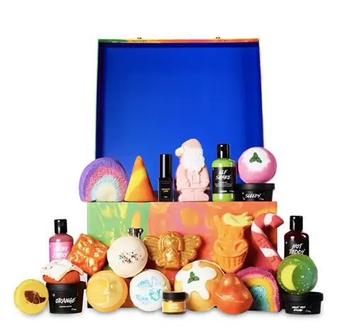 коробка с цветными фигурками