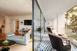 Есть также лофты площадью 55 м² и 16 м² с очень большой открытой террасой и захватывающим панорамным видом на Атлантический океан