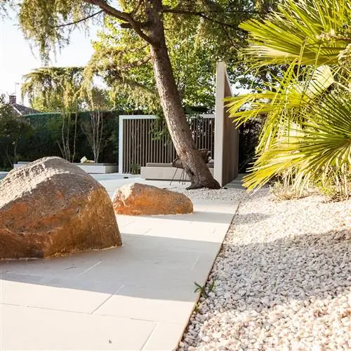 Сад засушливых почв и камней