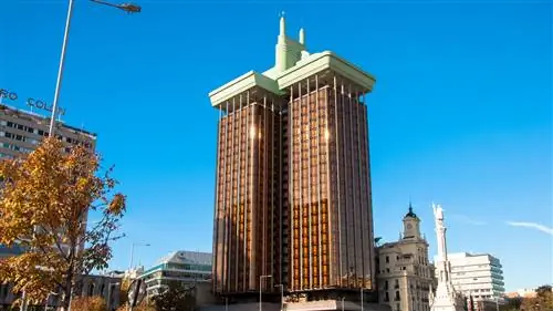 ОБРАТНЫЙ СЧЕТ символического ТОРРЕС КОЛОН в Мадриде?