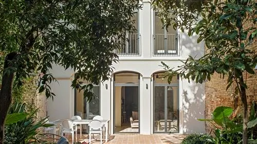 Casa Gràcia, модернистский дом в Барселоне, переосмысленный в современном ключе