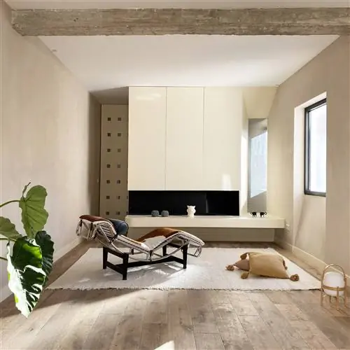 НАТУРАЛЬНЫЕ материалы и много СВЕТА в центре Мадрида