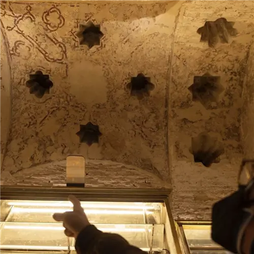 Уникальные арабские бани обнаружены в баре в Севилье