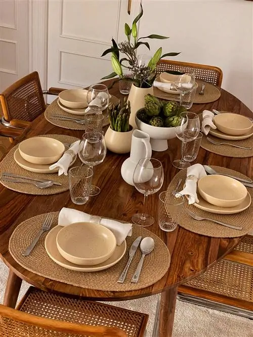 SUNDAY TABLE Датский и натуральный нейтральный ремесленник Альберто Ортис Рей