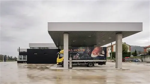 Заправка Гектора Наварро