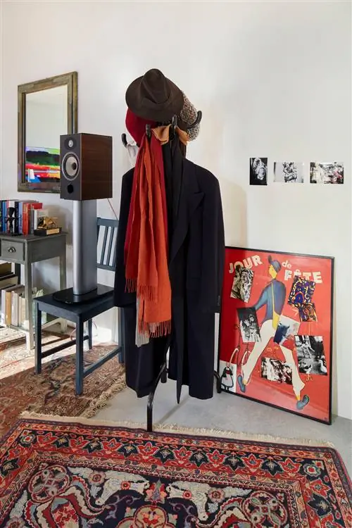 Идеальный офис существует и был спроектирован Жан-Люком Годаром. AD входит в свое секретное убежище