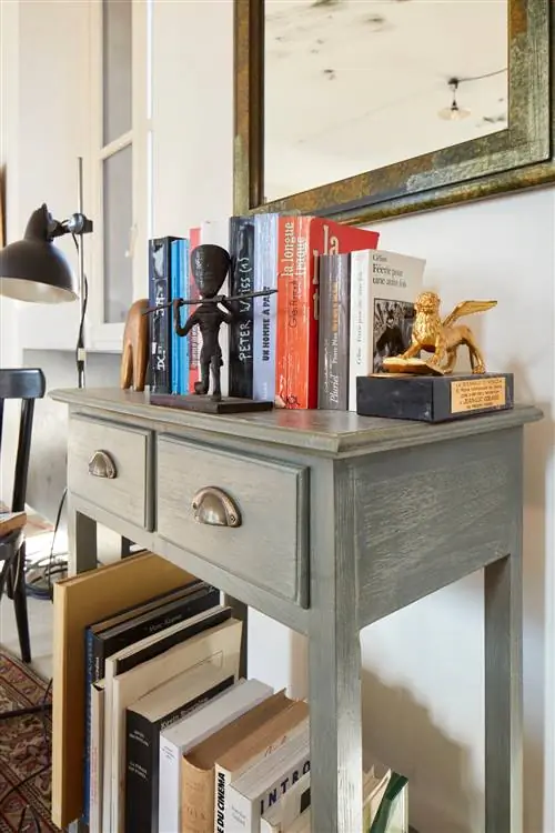 Идеальный офис существует и был спроектирован Жан-Люком Годаром. AD входит в свое секретное убежище