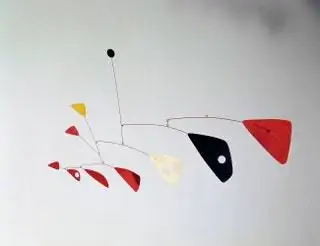 На средства Музея испанского абстрактного искусства в Куэнке выставка представляет собой путешествие по разнообразным…