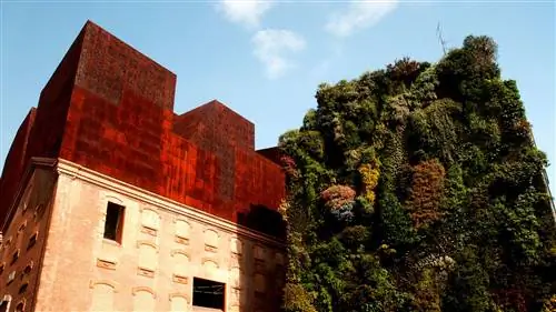 Здание CaixaForum Madrid, одно из мест, которые можно посетить во время Недели архитектуры