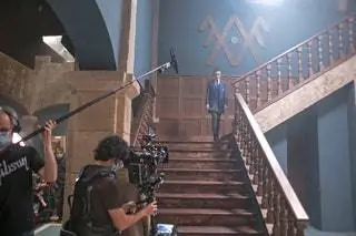 Чтобы сделать разницу между оригинальной школой-интернатом, требовалось совершенно другое место, чем Laguna Negra. А…