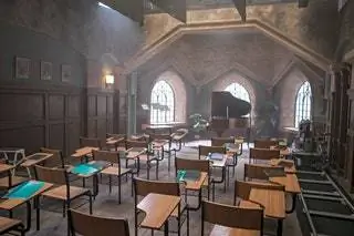 Классные комнаты, которые вы увидите, все чем-то похожи, так как в коридорах меняются мелкие детали, размещение…