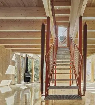 Интерьер дома из дерева и стали в Ла Флоресте от Arquitectura G