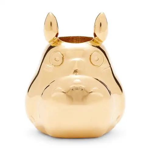 Звезды My NEIGHBOR TOTORO в новой капсульной коллекции LOEWE